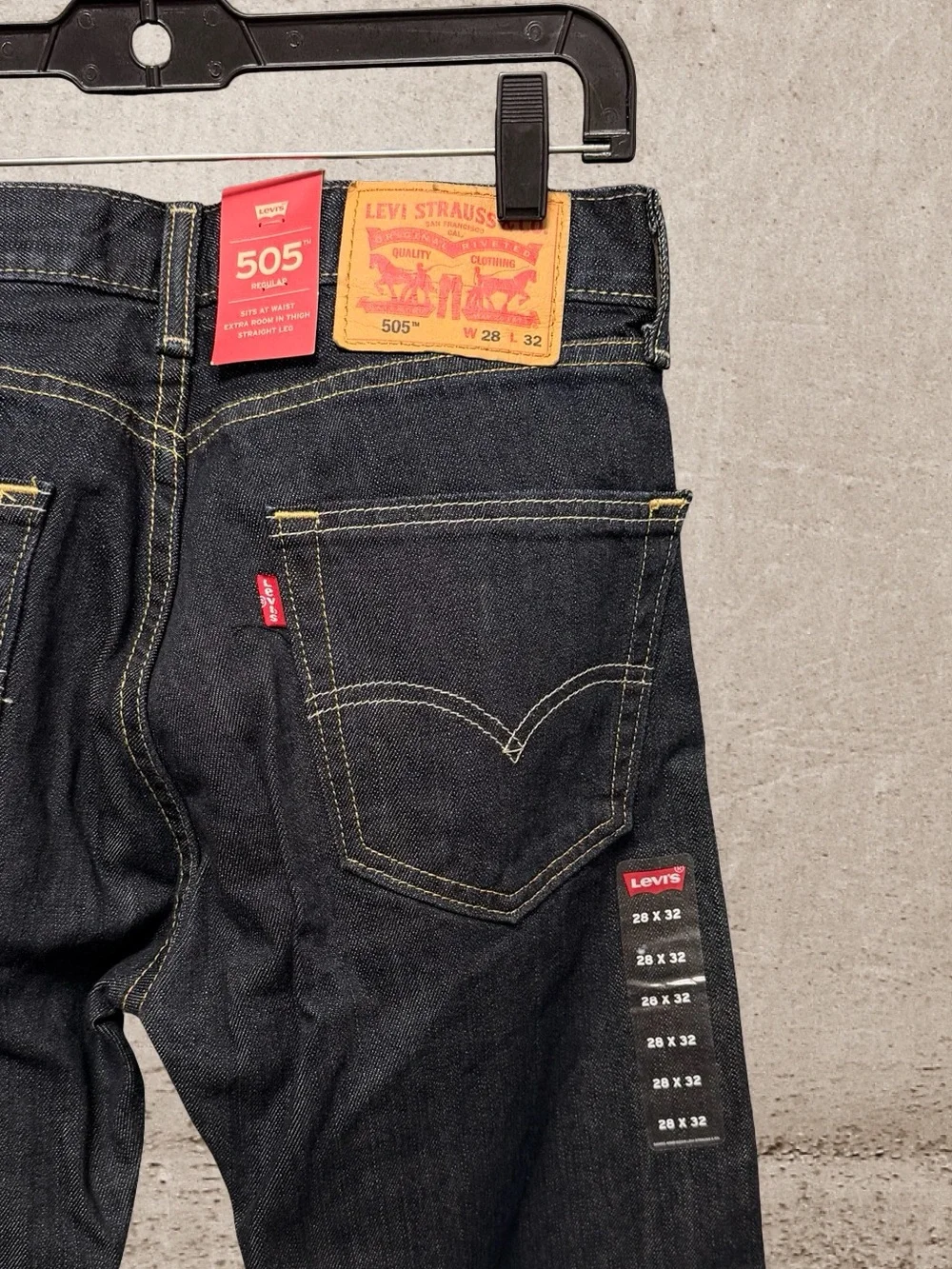 NWT Levi's 505 Regular Fit Dark Indigo Straight Leg Denim Men’s Jeans 28x32